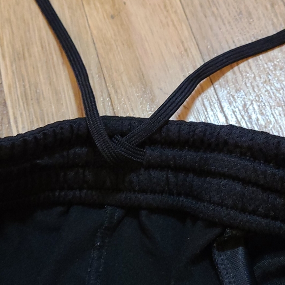 Classic ADIDAS EUC like new - Picture 9 of 12